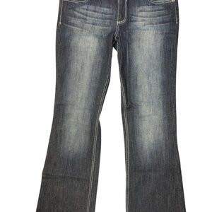 Stylish Women's Straight Leg Jeans in Classic Blue